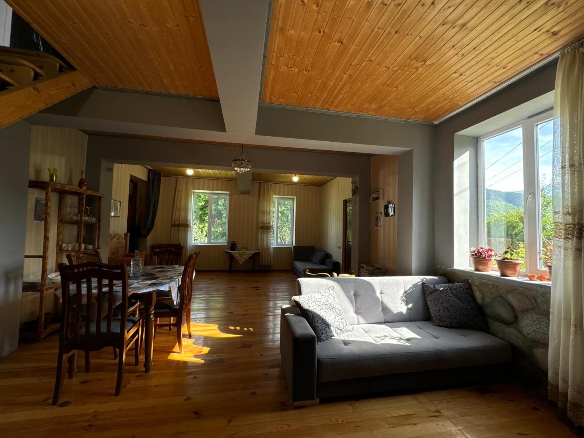 מסטיה Barbara'S Eco-Cozy Guesthouse מראה חיצוני תמונה